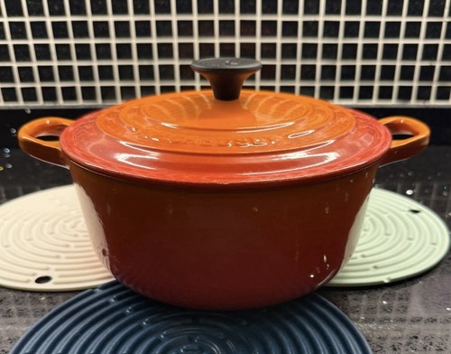 Creuset 20cm enamelled - enamelled, cast