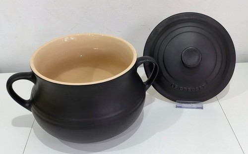 Creuset matte black - le,
