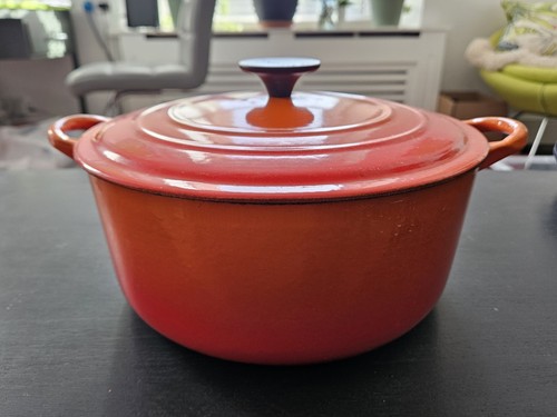 Creuset round casserole - le,