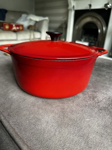 Cousances creuset cast - by,