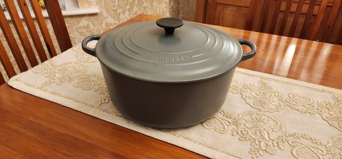 Creuset 28cms cast - le,