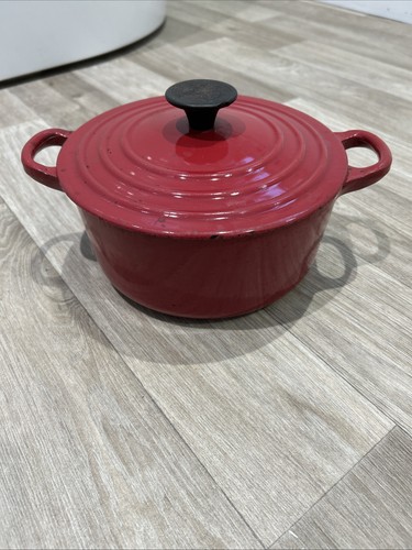 Vintage red creuset round - red,