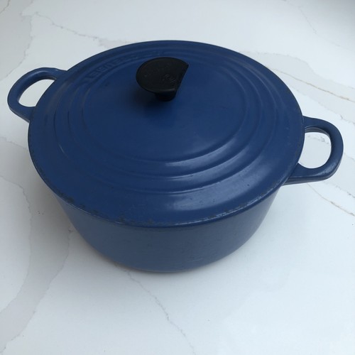 Creuset 22cm cast iron - le,