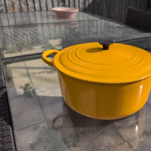 Creuset 20cm cast iron - cast,