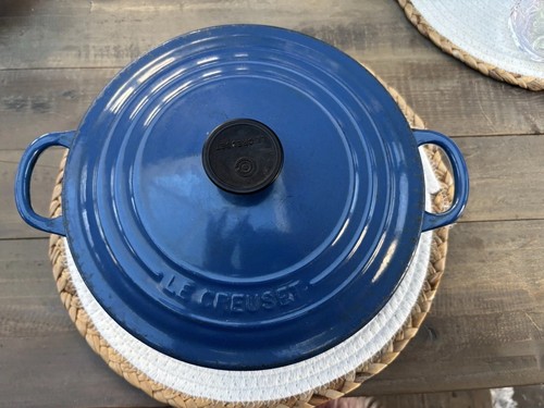 Creuset blue enamel - le,