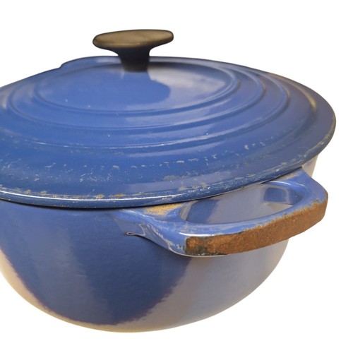 Vintage creuset blue - le,